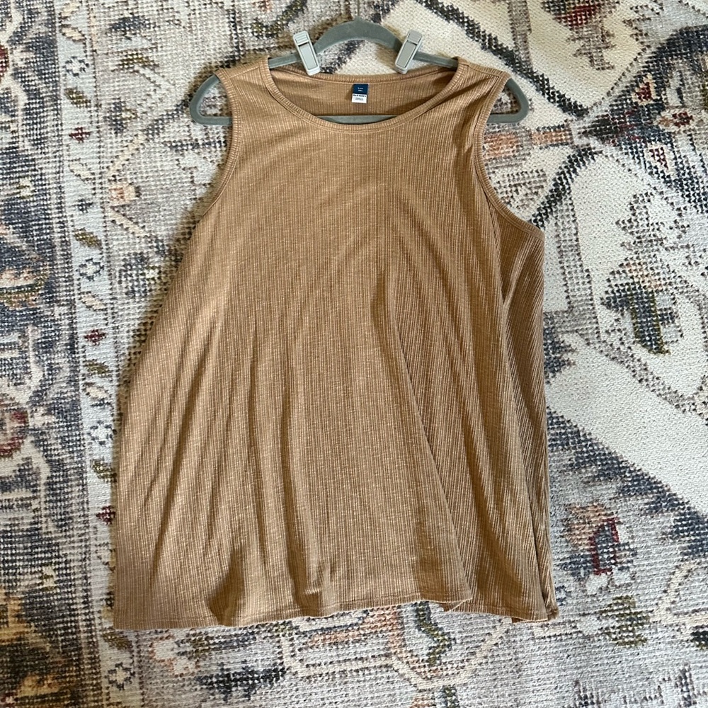 Tan tank